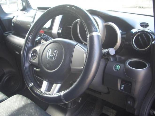 N-BOXカスタム Ｇ・Ｌパッケージ パワスラ Ｈ ＩＤ 運転席助手席エアバック ４ＷＤ車 スマートキープッシュスタート パワーウィンド 横滑り防止 運転席エアバッグ パワーステアリング ベンチシート オートエアコン キーフリー（北海道） 4WD 660 5Dr