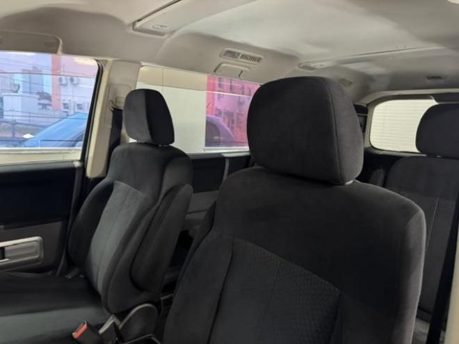 デリカＤ：５　Ｇパッケージ　寒冷地仕様　禁煙車　エクストリーム１６インチＡＷ＋新品ＴＯＹＯホワイトレター　純正１８ＡＷ＋スタッドレスタイヤ付　カロッツェリアナビ　地デジ　ＤＶＤ再生　バックカメラ　クルーズコントロール　ＥＴＣ 4WD 2400 5Dr