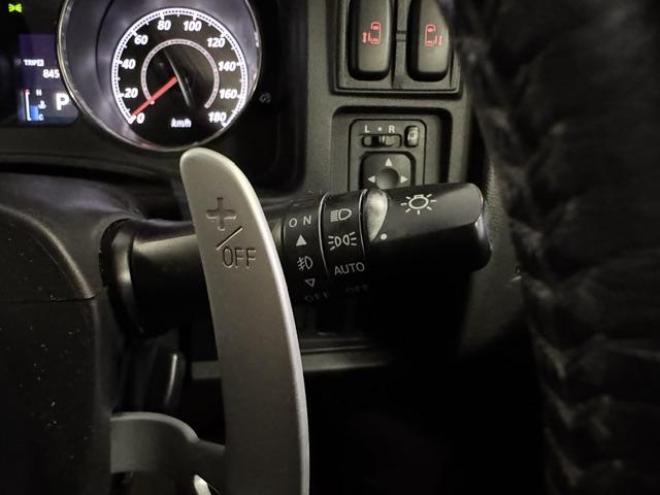 デリカＤ：５　Ｇパッケージ　寒冷地仕様　禁煙車　エクストリーム１６インチＡＷ＋新品ＴＯＹＯホワイトレター　純正１８ＡＷ＋スタッドレスタイヤ付　カロッツェリアナビ　地デジ　ＤＶＤ再生　バックカメラ　クルーズコントロール　ＥＴＣ 4WD 2400 5Dr
