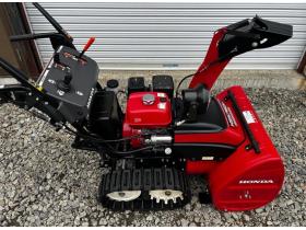除雪機　ホンダHSS760nクロスオーガピカピカです