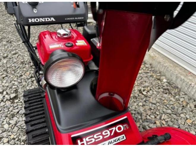 除雪機ホンダHSS970nクロスオーガピカピカです