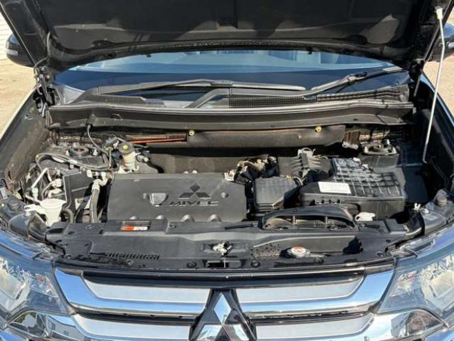 アウトランダー2.4 24G ナビパッケージ 4WD　パワーバックドア/エンスタ/バックカメラ/レーンキープ/プッシュスタート/ETC 2400
