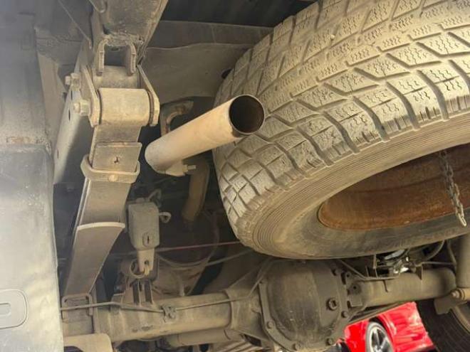 ダットサン2.4 AXリミテッド ダブルキャブ 4WD　ハードトノカバー　車検9年6　オートマ 2400