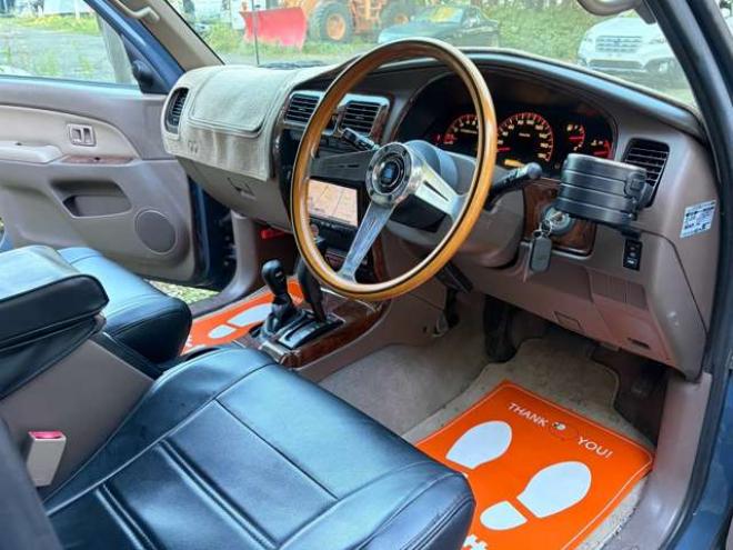 ハイラックスサーフ2.7 SSR-X プレミアムセレクション 4WD　4WD　本州仕入　ETC　ナビ　TV　キーレスエントリー　AT　Bluetooth　ABS　エアコン　パワーステアリング 2700