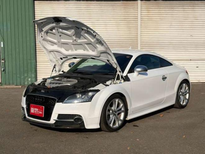 アウディTTSクーペ 2.0 4WD　ディスプレイオーディオ・キーレス・TTS 正規輸入車 2000