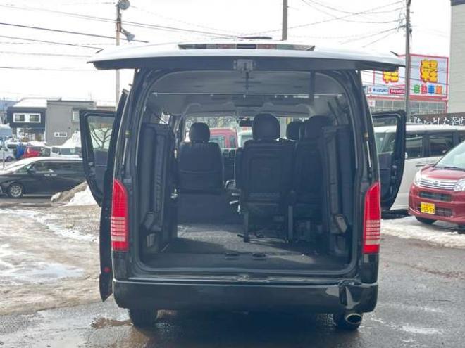 ハイエース2.7 GL ロング ミドルルーフ 4WD　10人乗り　パワステ　パワーウィンドウ　エアコン　社外ナビ　後席モニター　キーレスエントリー　片側スライドドア　盗難防止装置　フロントモデリスタ 2700
