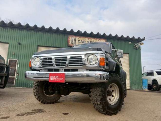 サファリ4.2 エクストラ標準ルーフグランロード ディーゼル 4WD　リフトアップ　パワステ　パワーウィンドウ　社外グリル　全塗装済　リアヒーター　デフロック　社外キーレス 4200