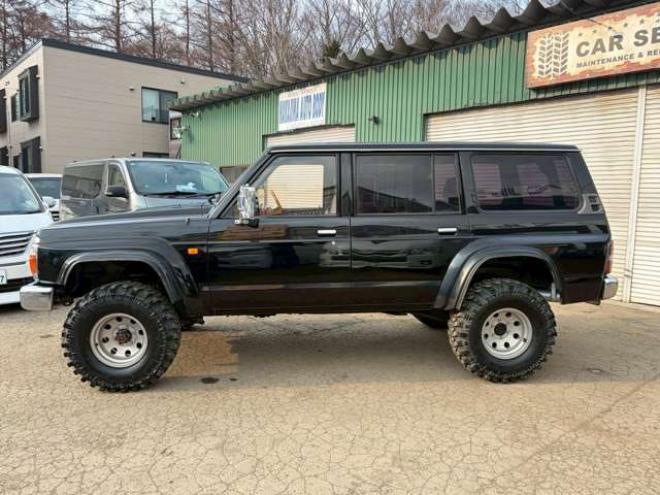 サファリ4.2 エクストラ標準ルーフグランロード ディーゼル 4WD　リフトアップ　パワステ　パワーウィンドウ　社外グリル　全塗装済　リアヒーター　デフロック　社外キーレス 4200