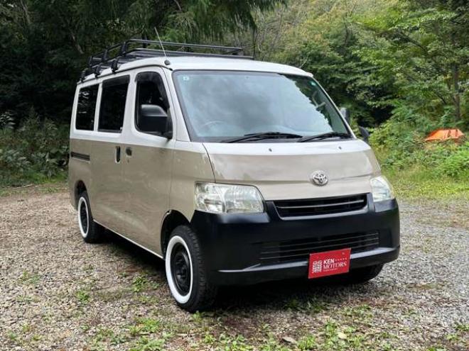 タウンエースバン1.5 GL 4WD　ベージュツートン全塗装済　ストラーダナビTV　バックカメラ　LEDヘッドライト　純正デフロック　リアヒーター　寒冷地仕様　ブラウンレザー調シートカバー　ルーフラック 1500