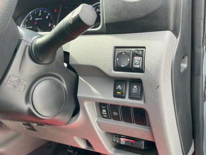 キャラバンNV350 2.5 プレミアムGX ロングボディ ディーゼルターボ 4WD　ABS　衝突軽減ブレーキ　横滑防止装置　盗難防止装置　エアコン　パワステ　パワーウィンドウ　キーレス　片側スライドドア　フォグランプ　ETC　エアバッグ　オリジナル全塗装アンビルグレー　フロントグリル 2500