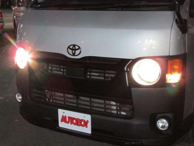ハイエースバン2.8 DX ロング ディーゼルターボ 4WD　キーレス 両側スライドドア　415SAFARI丸目キッド 衝突被害軽減システム 車線逸脱防止 横滑り防止 パワーヒート オートハイビーム バックカメラ メモリーナビ フルセグTV 電動格納ミラー 2800