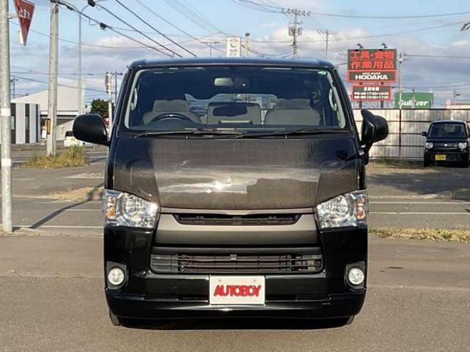 レジアスエース2.8 DX ロングボディ ディーゼルターボ 4WD　2.8Lディーゼルターボ4WD　LEDヘッドライト　カーボン調ボンネット　社外フロントリップ　社外16インチAW　社外ルーフスポイラー　パナソニック製ナビTV　bluetooth バックカメラ　ETC　リアヒーター　ローダウン 2800
