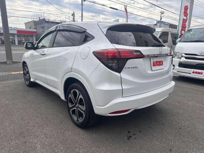 ヴェゼル1.5 ハイブリッド Z ホンダセンシング 4WD　ハーフレザーシート クルーズコントロール ステアリングスイッチ オートライト 車線逸脱防止 横滑り防止  ETC 純正ナビ USB HDMI Bluetooth TV Bカメラ SPORTモード 電動パーキング ブレーキホールド 純正エンスタ 1500