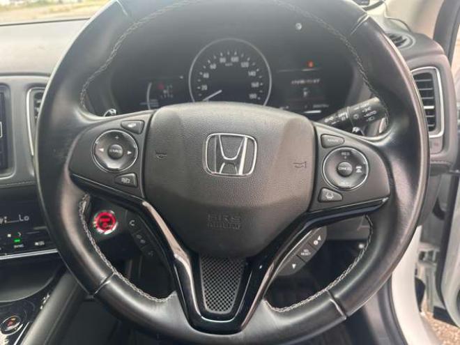ヴェゼル1.5 ハイブリッド Z ホンダセンシング 4WD　ハーフレザーシート クルーズコントロール ステアリングスイッチ オートライト 車線逸脱防止 横滑り防止  ETC 純正ナビ USB HDMI Bluetooth TV Bカメラ SPORTモード 電動パーキング ブレーキホールド 純正エンスタ 1500