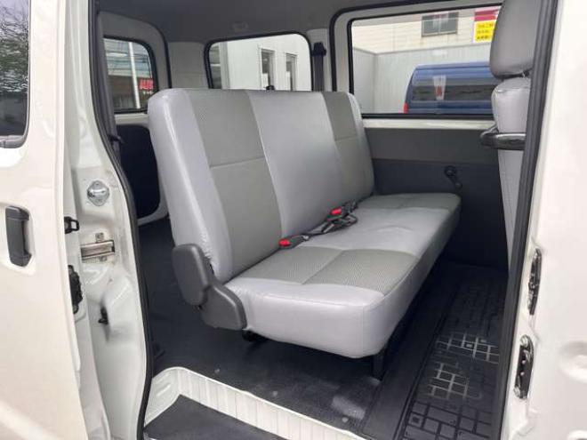 タウンエースバン1.5 GL 4WD　登録済未使用車 LEDヘッドライト アイドリングストップ リアクーラー　コーナーセンサー 横滑り防止 スマートアシスト ヘッドライトリベライザー リアフォグ　オートヘッドライト ディスプレイオーディオ 4WD 登録済未使用車 1500