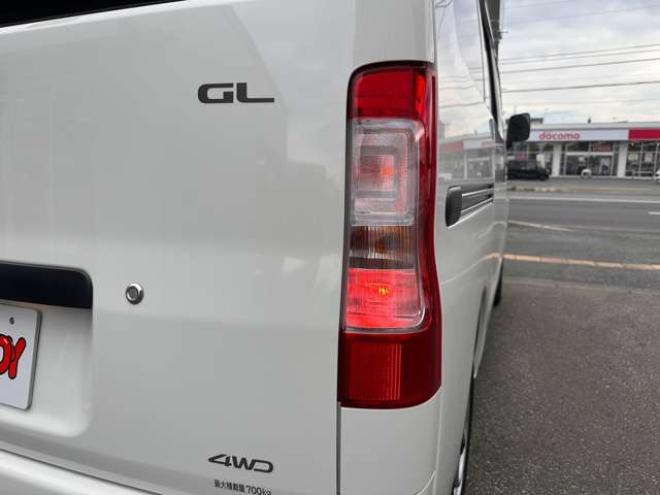 タウンエースバン1.5 GL 4WD　登録済未使用車 LEDヘッドライト アイドリングストップ リアクーラー　コーナーセンサー 横滑り防止 スマートアシスト ヘッドライトリベライザー リアフォグ　オートヘッドライト ディスプレイオーディオ 4WD 登録済未使用車 1500