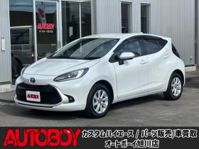 アクア　1.5 Z E-Four 4WD　LEDヘッドライト フォグランプ クルコン　ステアリングスイッチ オートハイビーム AC100　ステアリングヒーター　ETC 純正10.5インチディスプレイオーディオ Bカメラ Bluetooth 純正エンスタ ISOFIX 1500