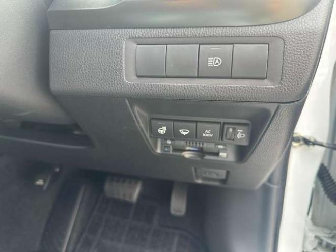 アクア1.5 Z E-Four 4WD　LEDヘッドライト フォグランプ クルコン　ステアリングスイッチ オートハイビーム AC100　ステアリングヒーター　ETC 純正10.5インチディスプレイオーディオ Bカメラ Bluetooth 純正エンスタ ISOFIX 1500