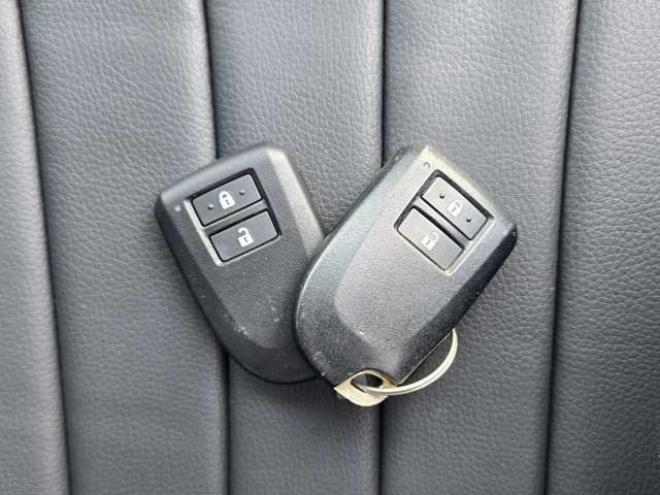 ハイエースバン2.8 スーパーGL ロング ディーゼルターボ 4WD　リアクーラー&ヒーター　プッシュスタート　スマートキー　　ベッドキッド LEDヘッドライト横滑り防止　衝突被害軽減　車線逸脱　トヨタ純正ナビ　フルセグTV　Bluetooth　バックカメラ トヨタ純正リアモニター ETC 2800