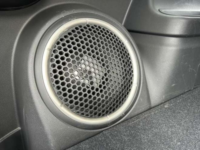 アウトランダーPHEV2.0 G プレミアムパッケージ 4WD　本革シート　ロックフォードプレミアムサウンドシステム　純正ナビ　フルセグTV　バックカメラ　クルーズコントロール　パドルシフト　衝突軽減システム　車線逸脱　AC100V　パワーバックドア　パワーシート 2000