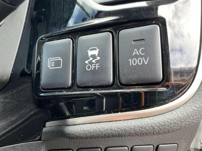 アウトランダーPHEV2.0 G プレミアムパッケージ 4WD　本革シート　ロックフォードプレミアムサウンドシステム　純正ナビ　フルセグTV　バックカメラ　クルーズコントロール　パドルシフト　衝突軽減システム　車線逸脱　AC100V　パワーバックドア　パワーシート 2000