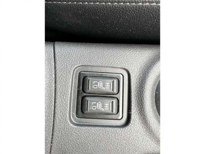アウトランダーPHEV2.0 G プレミアムパッケージ 4WD　本革シート　ロックフォードプレミアムサウンドシステム　純正ナビ　フルセグTV　バックカメラ　クルーズコントロール　パドルシフト　衝突軽減システム　車線逸脱　AC100V　パワーバックドア　パワーシート 2000