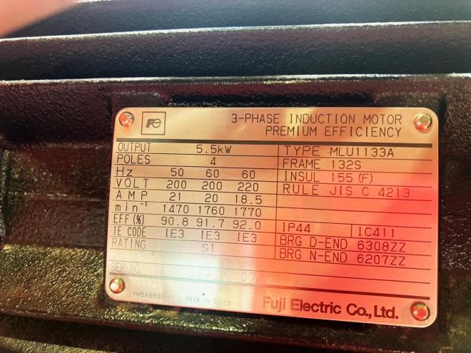 コンプレッサーフジ　中古　3相200V　7.5馬力　W-B-55P　