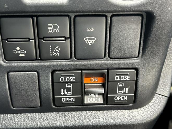 ヴォクシー2.0ZS 4WD　＜優遇ローン＞本州仕入　寒冷地仕様　両側Pスラ
