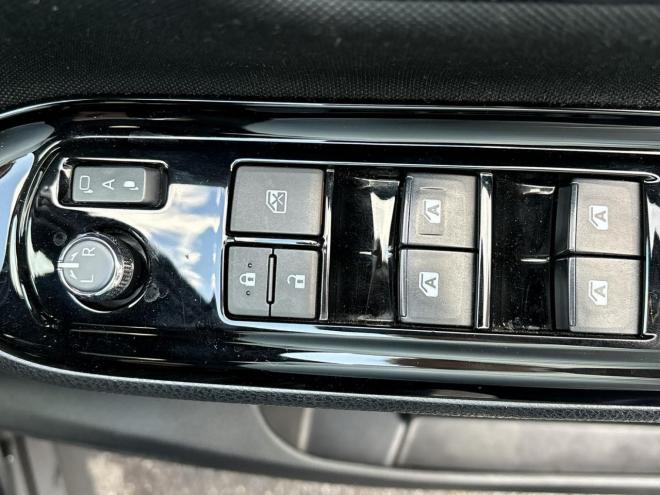 ヴォクシー2.0ZS 4WD　＜優遇ローン＞本州仕入　寒冷地仕様　両側Pスラ