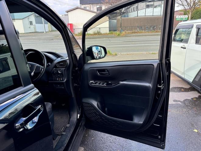 ヴォクシー2.0ZS 4WD　＜優遇ローン＞本州仕入　寒冷地仕様　両側Pスラ