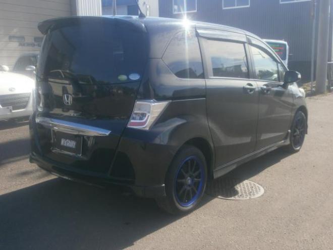 フリードGエアロ　４WD 1500 5Dr