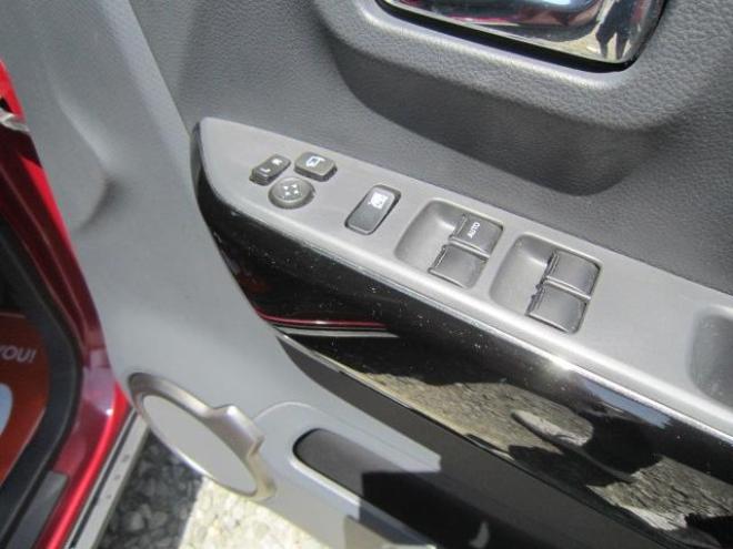 ハスラーＪスタイルＩＩ ４ＷＤ ツートンルーフ 道外仕入れ レーダーブレーキサポート スマートキー プッシュスタート シート＆ミラーヒーター ナビＴＶ Ｂカメラ ＢＩｕｅｔｏｏｔｈ ドラレコ ＨＩＤ バイザー １年間保証付（北海道） 4WD 660 5Dr