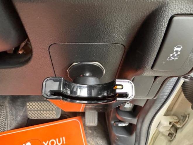 N-BOXカスタムG Lパッケージ　4WD タイミングチェーン車　Bluetooth フルセグテレビ　ナビ　DVD再生　ETC エンジンスターター　HID スマートキー　左パワースライド 4WD 660 5Dr