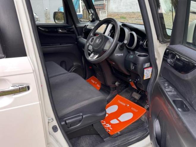 N-BOXカスタムG Lパッケージ　4WD タイミングチェーン車　Bluetooth フルセグテレビ　ナビ　DVD再生　ETC エンジンスターター　HID スマートキー　左パワースライド 4WD 660 5Dr