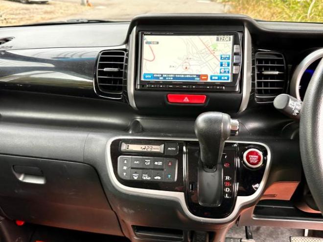 N-BOXカスタムG Lパッケージ　4WD タイミングチェーン車　Bluetooth フルセグテレビ　ナビ　DVD再生　ETC エンジンスターター　HID スマートキー　左パワースライド 4WD 660 5Dr