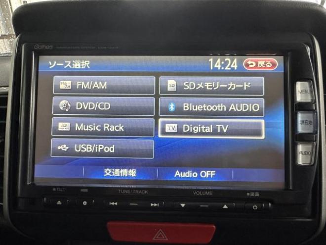 N-BOXカスタムG Lパッケージ　4WD タイミングチェーン車　Bluetooth フルセグテレビ　ナビ　DVD再生　ETC エンジンスターター　HID スマートキー　左パワースライド 4WD 660 5Dr