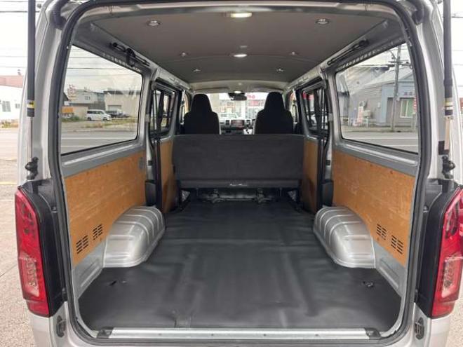 ハイエースバン2.8 DX ロング ディーゼルターボ 4WD　キーレス 両側スライドドア　415SAFARI丸目キッド 衝突被害軽減システム 車線逸脱防止 横滑り防止 パワーヒート オートハイビーム バックカメラ メモリーナビ フルセグTV 電動格納ミラー 2800