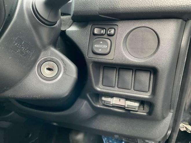 レジアスエース2.8 DX ロングボディ ディーゼルターボ 4WD　2.8Lディーゼルターボ4WD　LEDヘッドライト　カーボン調ボンネット　社外フロントリップ　社外16インチAW　社外ルーフスポイラー　パナソニック製ナビTV　bluetooth バックカメラ　ETC　リアヒーター　ローダウン 2800