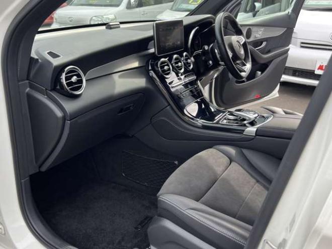 ベンツGLC 220 d 4マチック スポーツ ディーゼルターボ 4WD　純正ナビ　全方位カメラ　フルセグTV　ディストロニックプラス　全席シートヒーター　パークトロニック　LEDヘッドライト　電動リアゲート　パドルシフト　ハーフレザー　アンサーバック　アンビエントライト 正規輸入車 2100