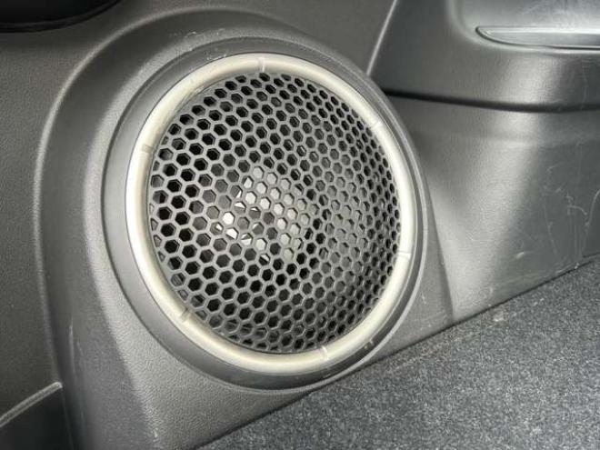 アウトランダーPHEV2.0 G プレミアムパッケージ 4WD　本革シート　ロックフォードプレミアムサウンドシステム　純正ナビ　フルセグTV　バックカメラ　クルーズコントロール　パドルシフト　衝突軽減システム　車線逸脱　AC100V　パワーバックドア　パワーシート 2000