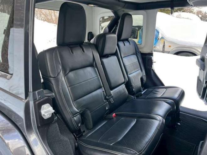 ラングラーアンリミテッド サハラ 3.6L 4WD　グラナイトグレー　エアコン　クルコン　パワステ　パワーウィンドウ　フロントカメラ　バックカメラ　キーレスエントリー　アルミホイール　ABS　横滑り防止装置　盗難防止装置　フルセグTV 正規輸入車 3600
