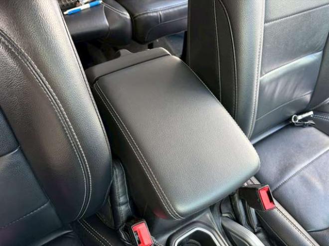 ラングラーアンリミテッド サハラ 3.6L 4WD　グラナイトグレー　エアコン　クルコン　パワステ　パワーウィンドウ　フロントカメラ　バックカメラ　キーレスエントリー　アルミホイール　ABS　横滑り防止装置　盗難防止装置　フルセグTV 正規輸入車 3600