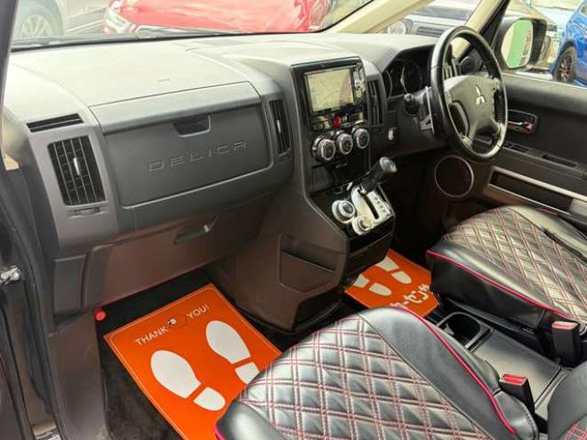 デリカD：5 2.2 D パワーパッケージ ディーゼルターボ 4WD　車検10年2月　両側パワースライド　アルミ・ホワイトレター 2300