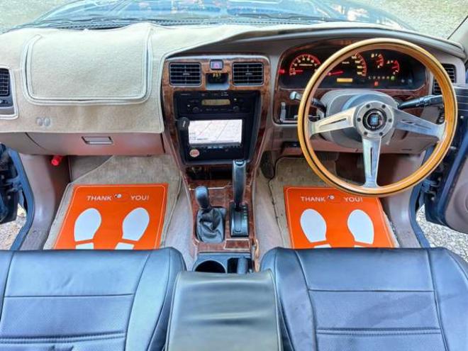 ハイラックスサーフ2.7 SSR-X プレミアムセレクション 4WD　4WD　本州仕入　ETC　ナビ　TV　キーレスエントリー　AT　Bluetooth　ABS　エアコン　パワーステアリング 2700