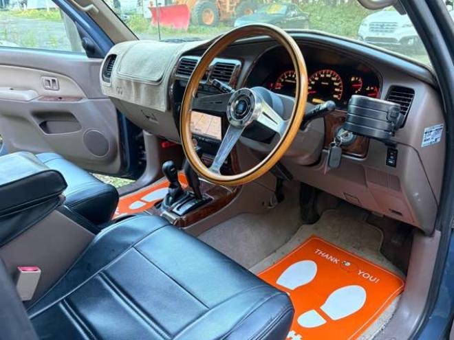 ハイラックスサーフ2.7 SSR-X プレミアムセレクション 4WD　4WD　本州仕入　ETC　ナビ　TV　キーレスエントリー　AT　Bluetooth　ABS　エアコン　パワーステアリング 2700