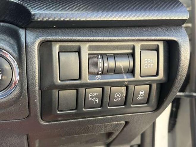 インプレッサスポーツ 1.6 i-L アイサイト Sスタイル 4WD　社外ナビ・地デジ 1600