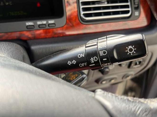 センチュリー5.0　本革シート　全席シートヒーター　後席リフレッシング機能純正アルミ　純正ナビ 2WD 5000