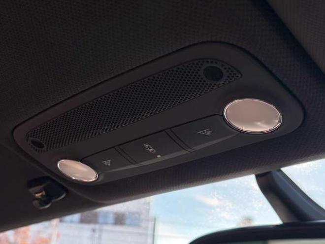 アウディTTSクーペ 2.0 4WD　ディスプレイオーディオ・キーレス・TTS 正規輸入車 2000