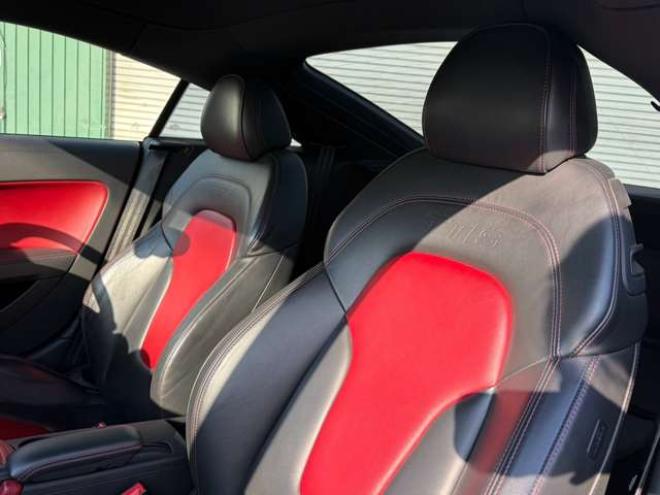 アウディTTSクーペ 2.0 4WD　ディスプレイオーディオ・キーレス・TTS 正規輸入車 2000
