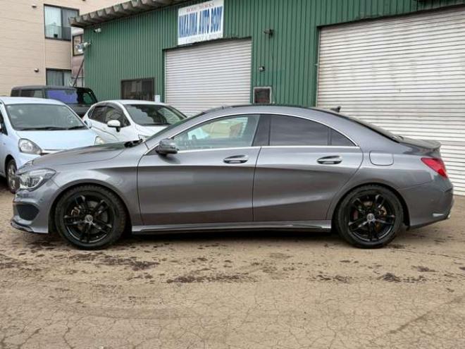 ベンツCLAクラス CLA250 4マチック 4WD　ナビ　バックカメラ　ETC　キーレスエントリー　シートヒーター　エアコン　クルーズコントロール　ABS　盗難防止装置　パワステ　パワーウィンドウ　横滑防止装置　パーキングアシスト　アイドリングストップ 正規輸入車 2000